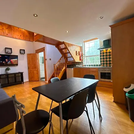 Appartamento Characterful 1bdr With Loft In *