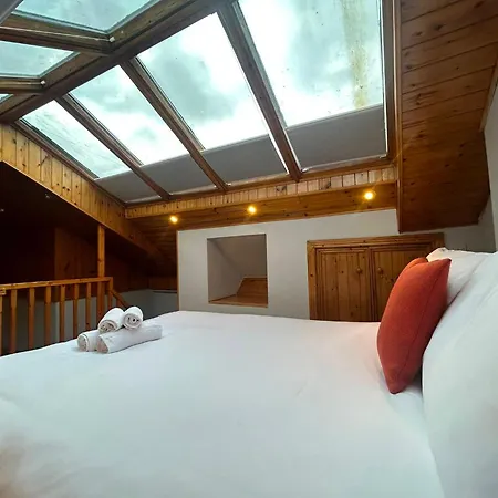 Characterful 1bdr With Loft In Apartamento *